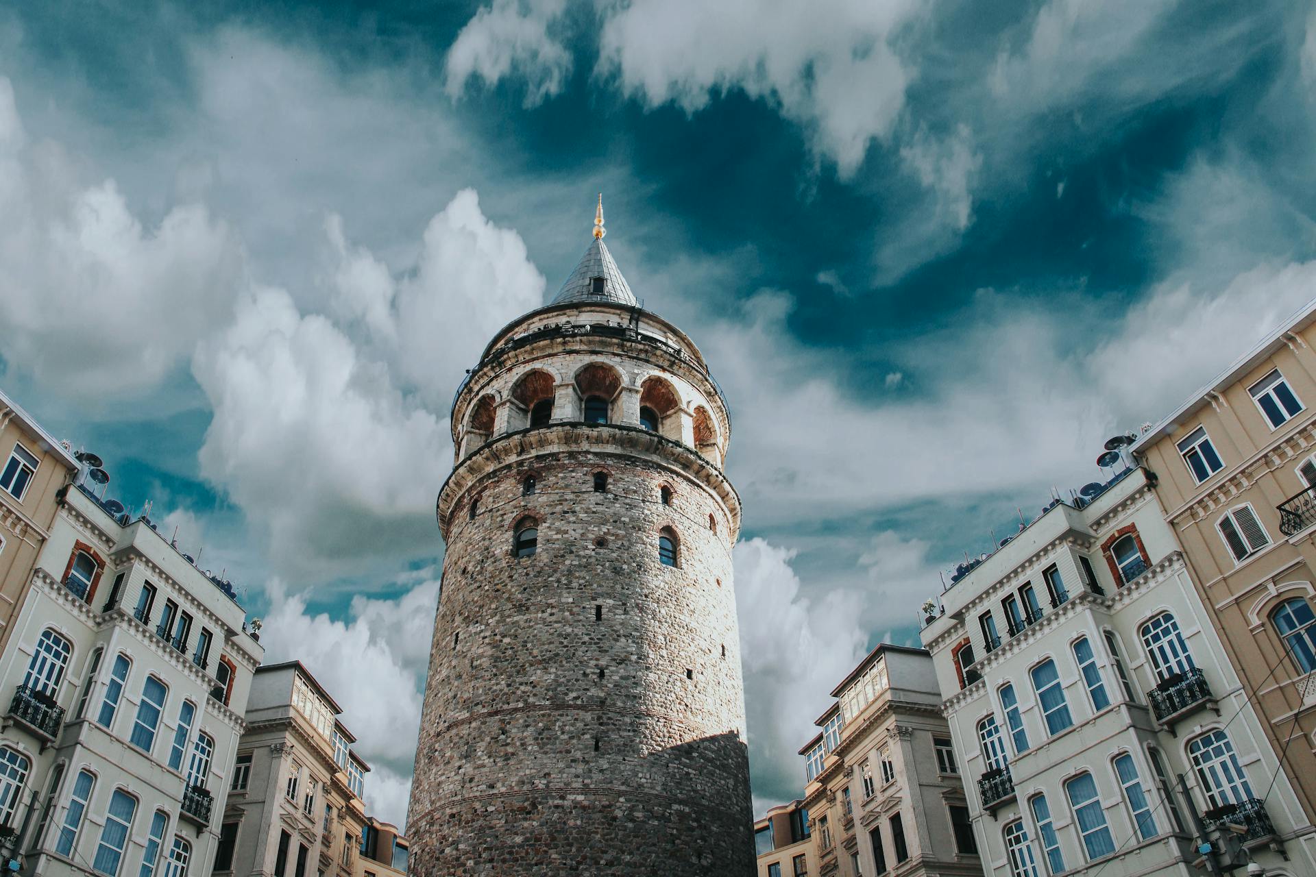 İstanbul Kaç Ülkeden Büyük